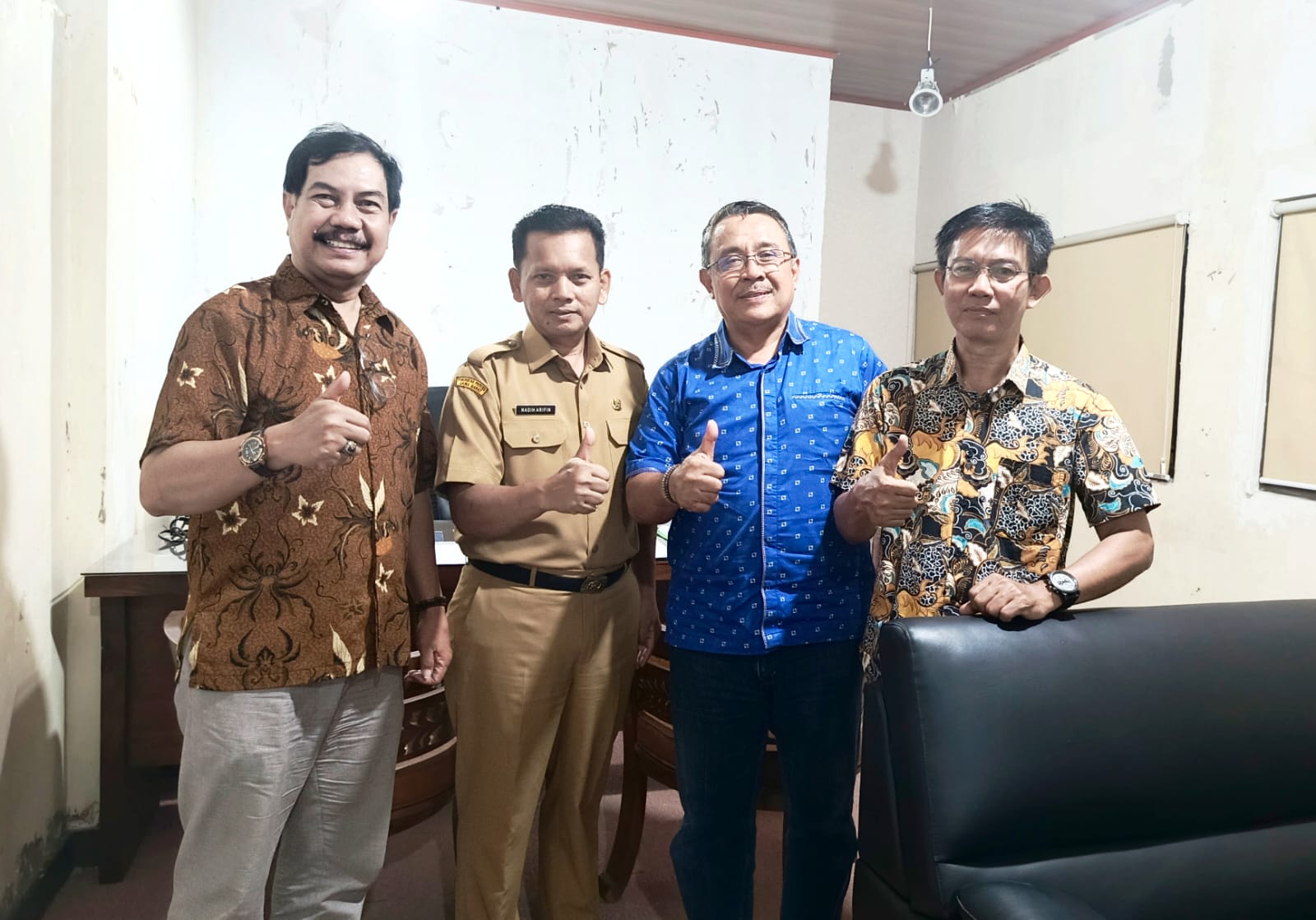 Audensi panitia turnamen Domino ke Kadispora Kota Bekasi Nadih Arifin Kadisnaker Ahmad Zarkasih (foto Humas PORDI Bekasi)